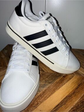 Adidas Daily 4.0 White Black Sneakers Men’s 10.5 NWT